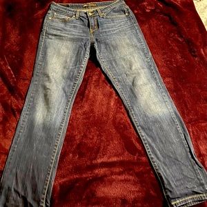 Levis size 8 mid rise skinny jeans